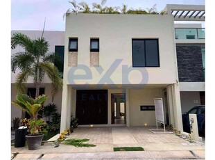 Casa En Venta En Residencial Arbolada, Cancun Quintana Roo Smz-336
