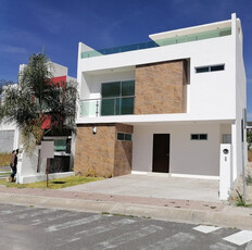 Preciosa Residencia En El Refugio, 3 Recamaras, 3.5 Baños, J