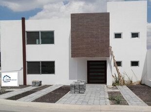Preciosa Residencia En Grand Juriquilla, 3 Recámaras, Estudi