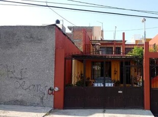 Se vende casa en Morelia col. Defensores de Puebla