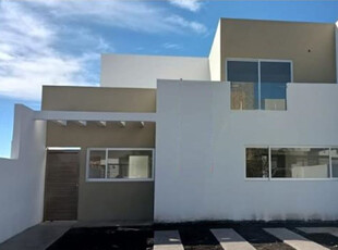 Se Vende Casa En Real De Juriquilla, Jardín, 4ta Recamara En