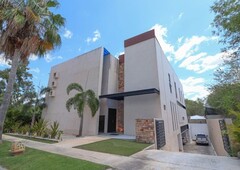 Casa en venta en privada Cutzam dentro del Yucatán Country Club Mérida