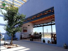 hermosa casa en san miguel de allende a campo abierto con 5 recamaras.