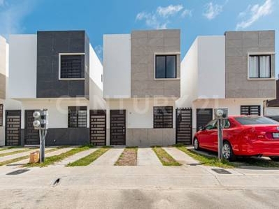 CASA EN RENTA EN FRACC. LOS SAUCES, TIJUANA BAJA CALIFORNIA