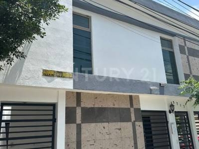 CASA EN VENTA FRACC. VILLA MITRAS, EN MONTERREY, NUEVO LEÓN.