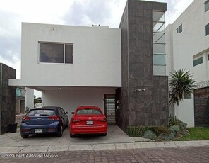 Doomos. Casa en Venta en La Concepción 24-284 GIS