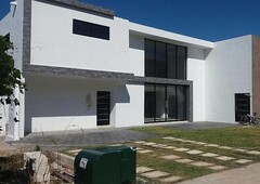 3 recamaras en venta en fraccionamiento residencial campestre campeche