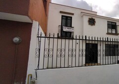 casa en venta en col. tecnológico, a unos pasos de la uvm, por jacarandas