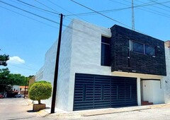 CASA EN VENTA EN PRIVADA VILLA CAMPESTRE A UN COSTADO DE FUNERALES HERNANDEZ