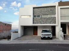 casa en venta en zibata acacia , diseño exclusivo