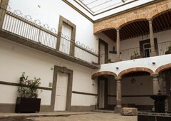 Casona en Venta en Centro Histórico de Puebla, Frente a Analco