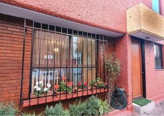 Hermosa Casa en Condominio, Patio, Lomas de las Águilas, a 10 min. De Santa Fe