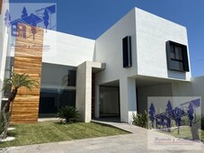 se vende casa sola en el fraccionamiento lomas del sol, cuernavaca morelos