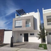 venta de casa en el refugio de 135 m2