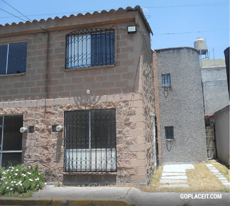 Casa en Renta en Geovillas Independencia San Mateo Otzacatipan, Toluca Edo de Méx - 2 recámaras - 1 baño