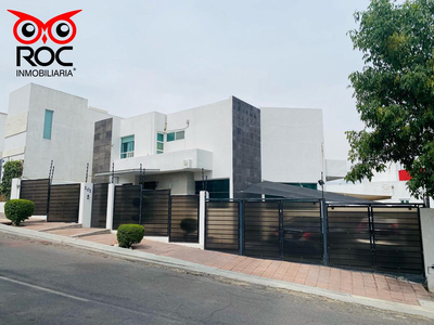 Casa En Venta En Real De Juriquilla, Querétaro