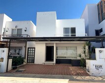 hasta 200 mts. en venta en fraccionamiento el mirador querétaro