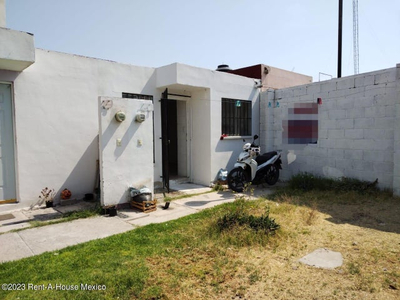 Casa Con Terreno Excedente En La Pradera Querétaro