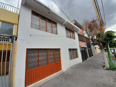 Casa Con Uso De Suelo Comercial De 240m2 En Venta, Alcaldía