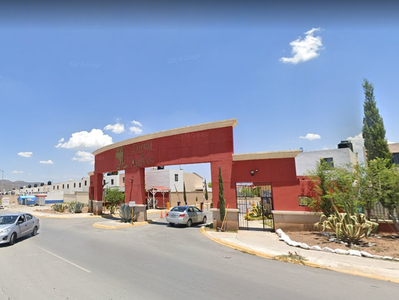 Casa En Remate En Portal De Los Agaves, Saltillo, Coahuila. (solo Recurso Propio) -ekc