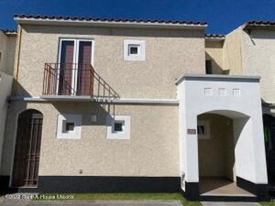 Casa En Venta En San Mateo Atenco, Hacienda De Santa Maria Am 24-724