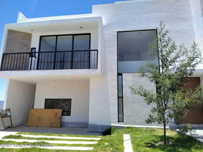 Se Vende Casa En Zibata De 4 Recamaras 6 Baños 2 Cocheras