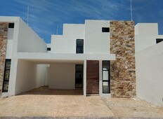 Doomos. Casa en Privada en Conkal con 2 Recámaras y Alberca en Mérida,Yucatán.
