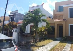 doomos. casa en venta en gran santa fe cancun kcu6545