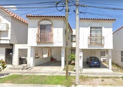 Doomos. Casa en Venta, Ubicada en Privada Santa Catarina, Nuevo Leòn, URGE!