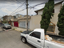 Casa en venta Calle Josefa Ortiz De Domínguez 156, Loma Bonita, Nezahualcóyotl, México, 57940, Mex