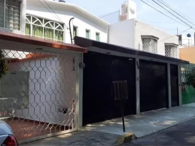 Casa En Coapa Cipreses, José Balbuena Vera.