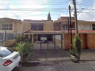 Casa En Venta En Bosques De La Victoria, Guadalajara, Br10