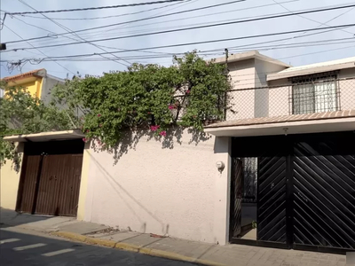 Casa En Venta En Cuernavaca | 4 Recs, 2 Baños, Garage, En Martires De Rio Blanco