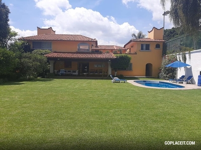 Casa en Venta - Hermosa residencia en Fraccionamiento con vigilancia - 5 baños - 650 m2