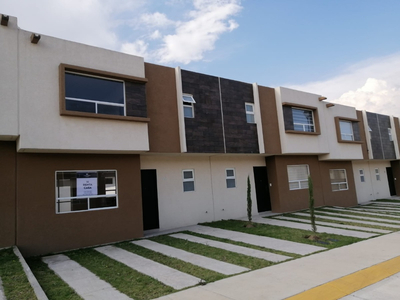 Casa Nueva En Renta, Villas De San Fernando, Calimaya, Con Salida Facil A Cdmx