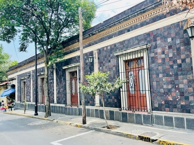 Terreno con casa en venta, en Tlalpan Centro.
