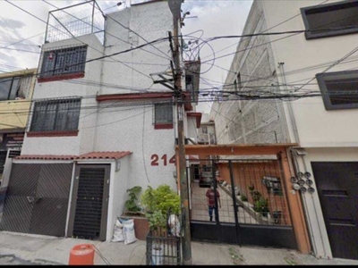 CASA DE DOS NIVELES EN CONDOMINIO, COYOACÁN $1,500,000