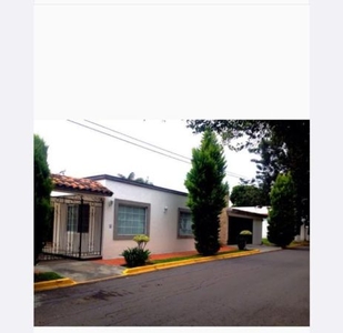 Casa de un piso en el fraccionamiento La Concepcion sobre Zavaleta en Puebla