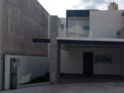 CASA EN VENTA CIMERA RESIDENCIAL