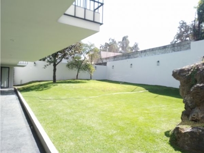 CASA REMODELADA PARA ESTRENAR EN CALLE CERRADA NIEBLA