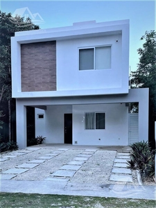 Doomos. Casa en venta en Cancun Paseo de la selva B-ZMN6523