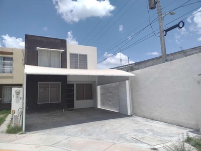 Doomos. Renta de Casa - Condominio Villas de Bonaterra en Aguascalientes.
