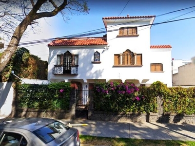 EN VENTA PRECIOSA CASA EN COYOACÁN