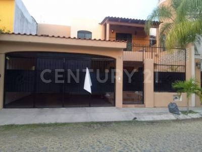 Venta casa colonia Santa Barbara, excelente ubicación