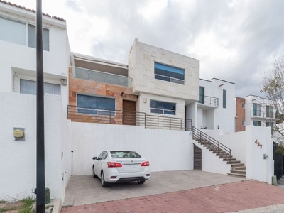 VENTA! CASA EN JURIQUILLA DE 4 RECÁMARAS, 2 EN PLANTA BAJA!