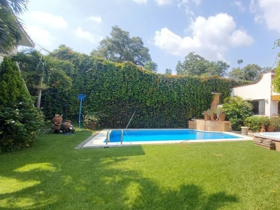 Venta Casa un Nivel con Amplio Jardín Fraccionamiento Bello Horizonte Cuernavaca