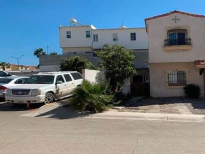 VENTA DE CASA EN FRACCIONAMIENTO RESIDENCIAL BARCELONA, TIJUANA BAJA CALIFORNIA.