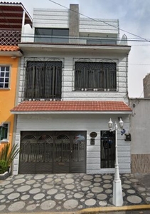 VENTA DE CASA EN LA COL GUSTAVO A MADERO