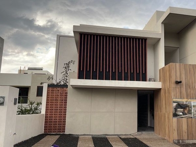 VENTA DE CASA EN QUERETARO ZIBATA, BIZNAGA. LISTA PARA ESTRENAR