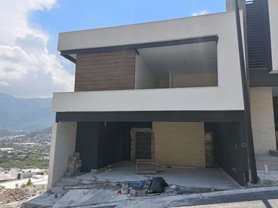 Venta de Casa Nueva en Lomas del Vergel en Carretera Nacional